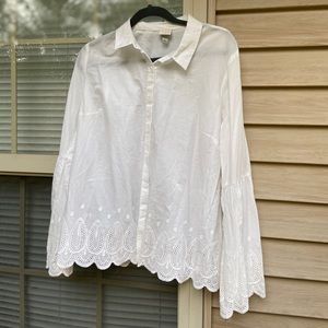 NWT And Eawy Flare White Blouse Vintage feel ⚜️